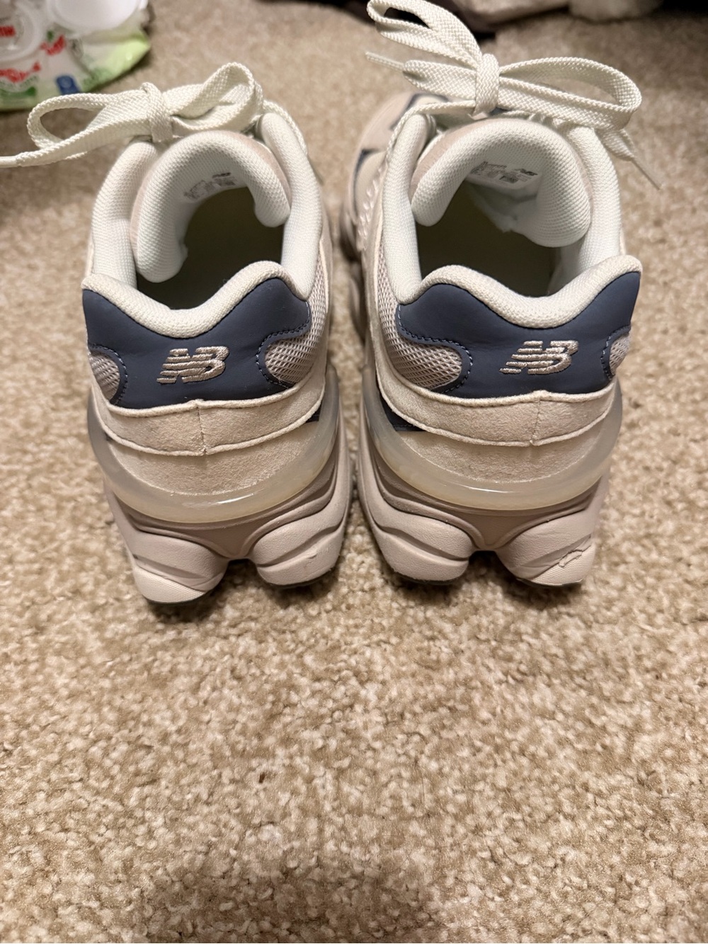 New Balance 9060 - Picture 2 of 5